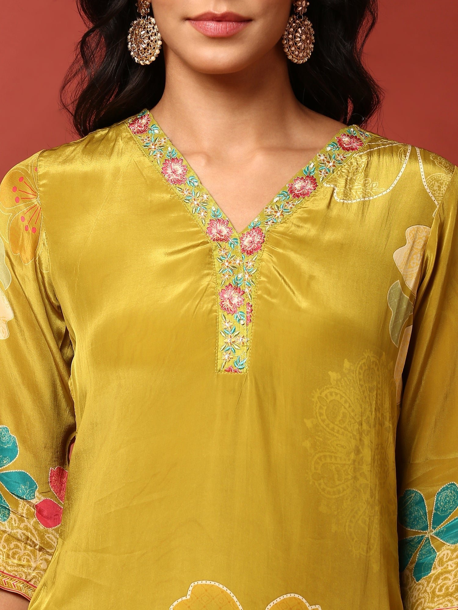 Mehendi green crepe three piece suit set - Image 4