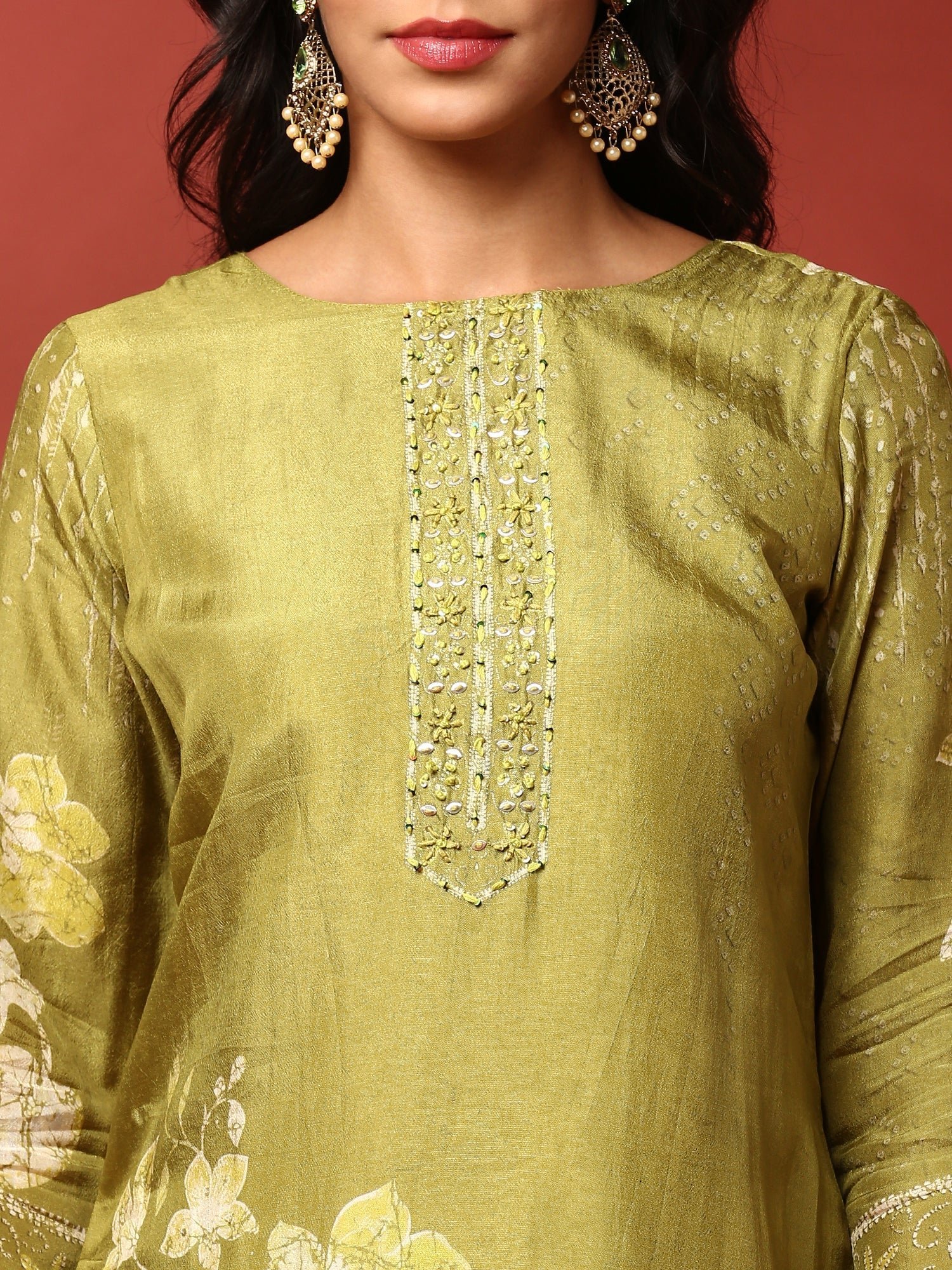 Green dola silk embroidered three piece suit set - Image 4