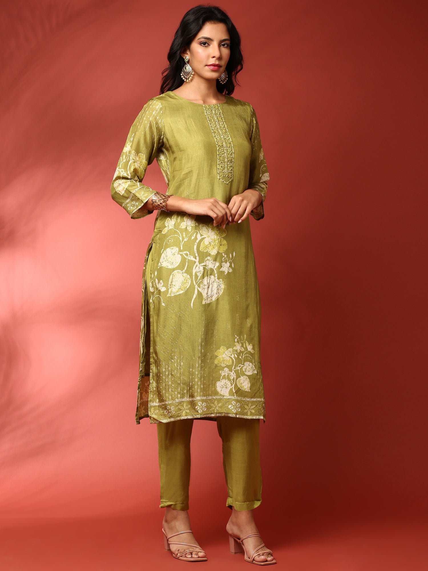 Green dola silk embroidered three piece suit set - Image 2